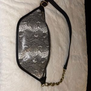 Snakeskin Fossil belt bag / Fanny pack brand new
